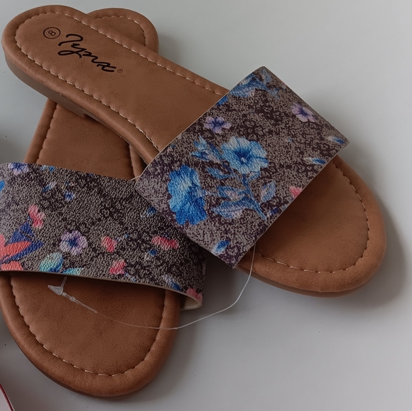 Ipanema Kids Sandals with Floral Pattern - Picture 2 of 6